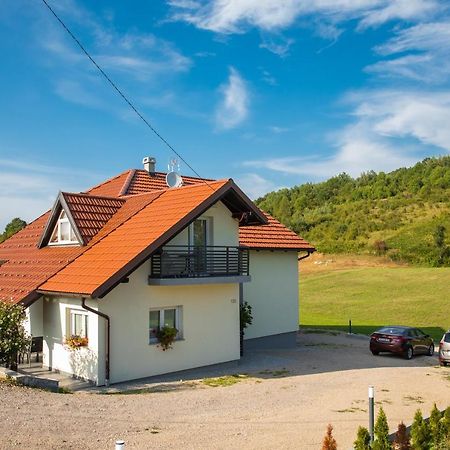 Apartmani Leptir Раковица Екстериор снимка