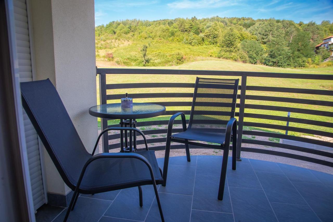 Apartmani Leptir Раковица Екстериор снимка