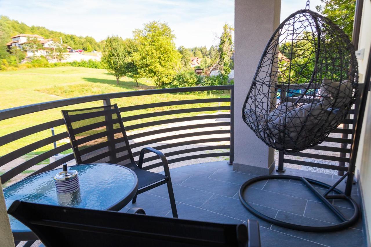 Apartmani Leptir Раковица Екстериор снимка