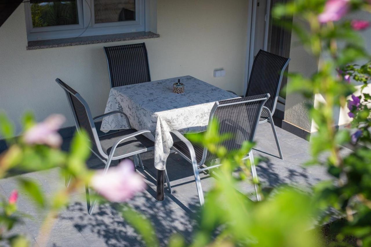 Apartmani Leptir Раковица Екстериор снимка