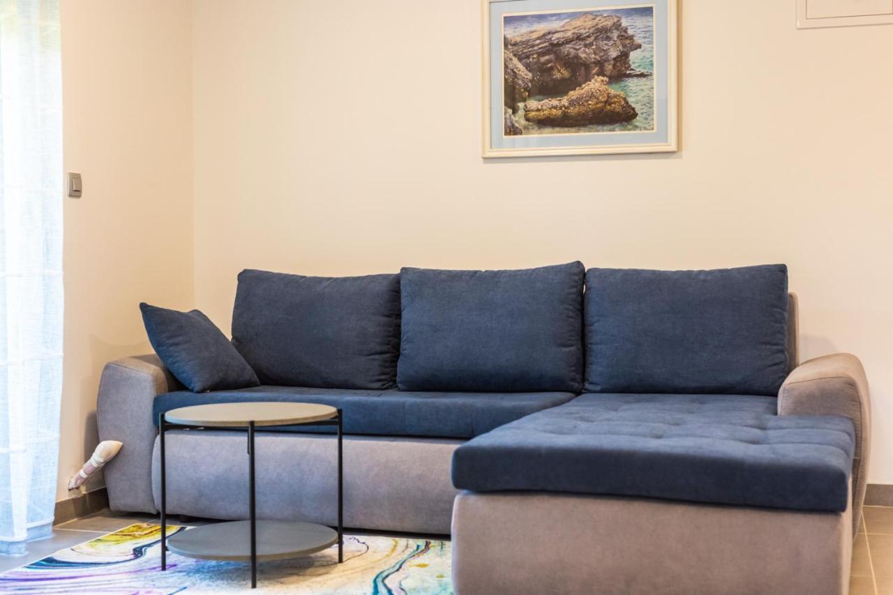 Apartmani Leptir Раковица Екстериор снимка