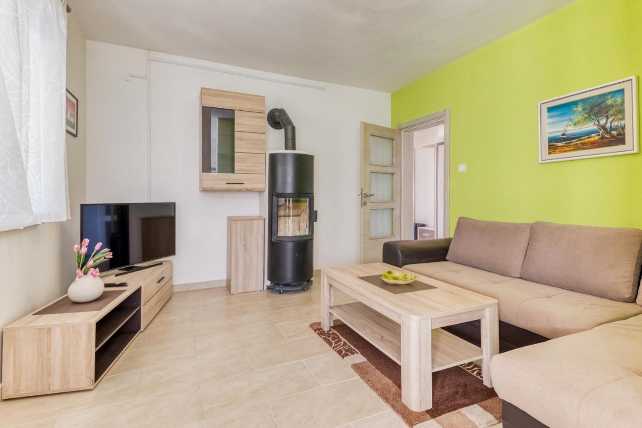 Apartmani Leptir Раковица Екстериор снимка