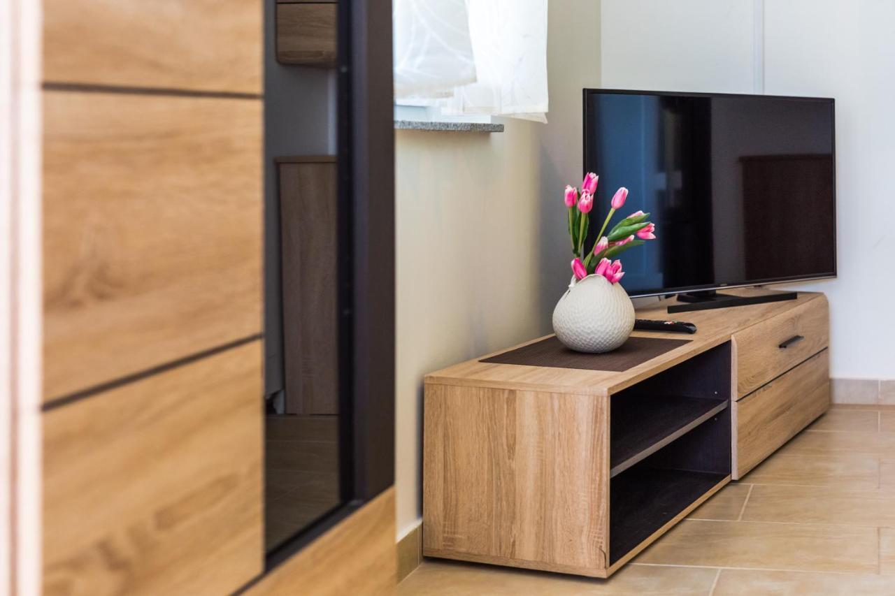 Apartmani Leptir Раковица Екстериор снимка