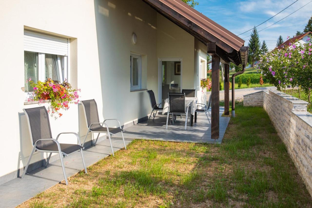 Apartmani Leptir Раковица Екстериор снимка