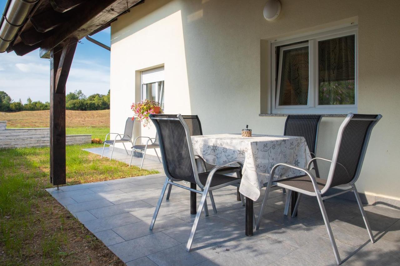 Apartmani Leptir Раковица Екстериор снимка