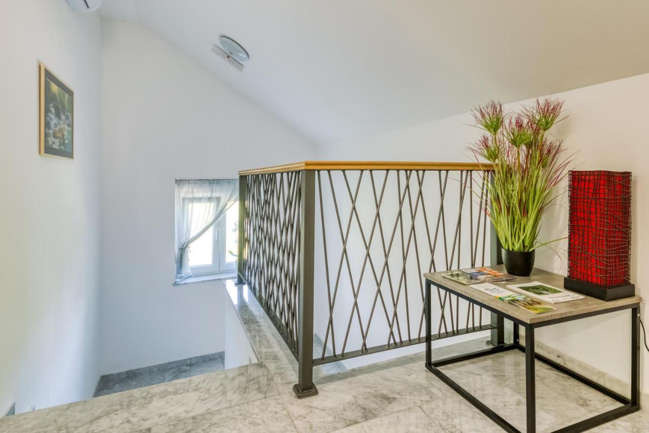 Apartmani Leptir Раковица Екстериор снимка