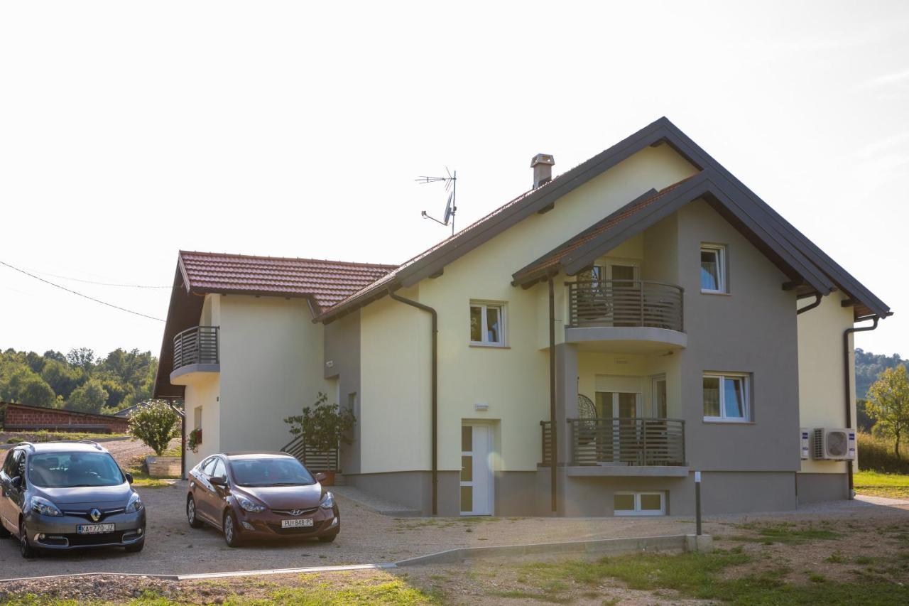 Apartmani Leptir Раковица Екстериор снимка