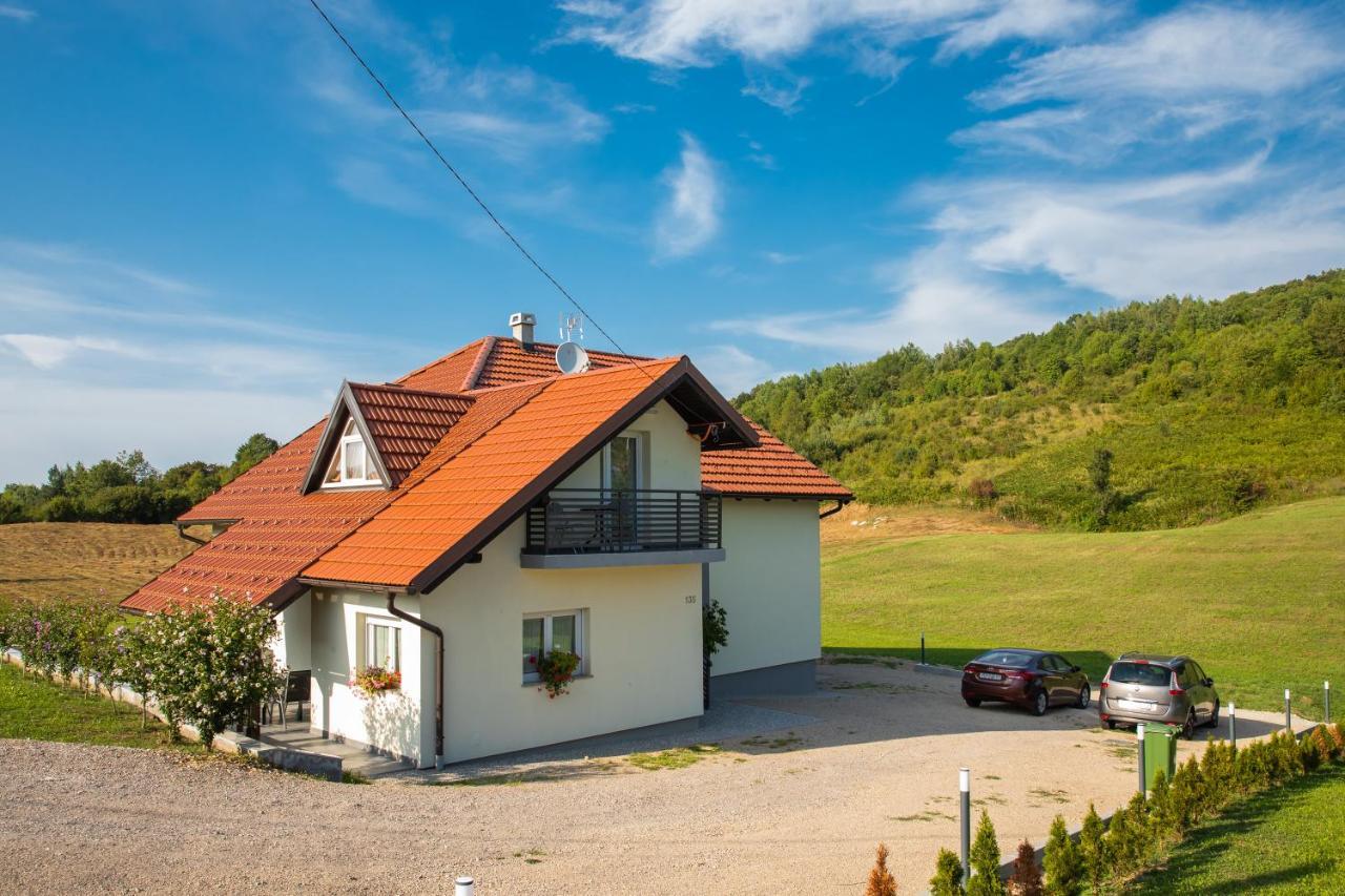 Apartmani Leptir Раковица Екстериор снимка