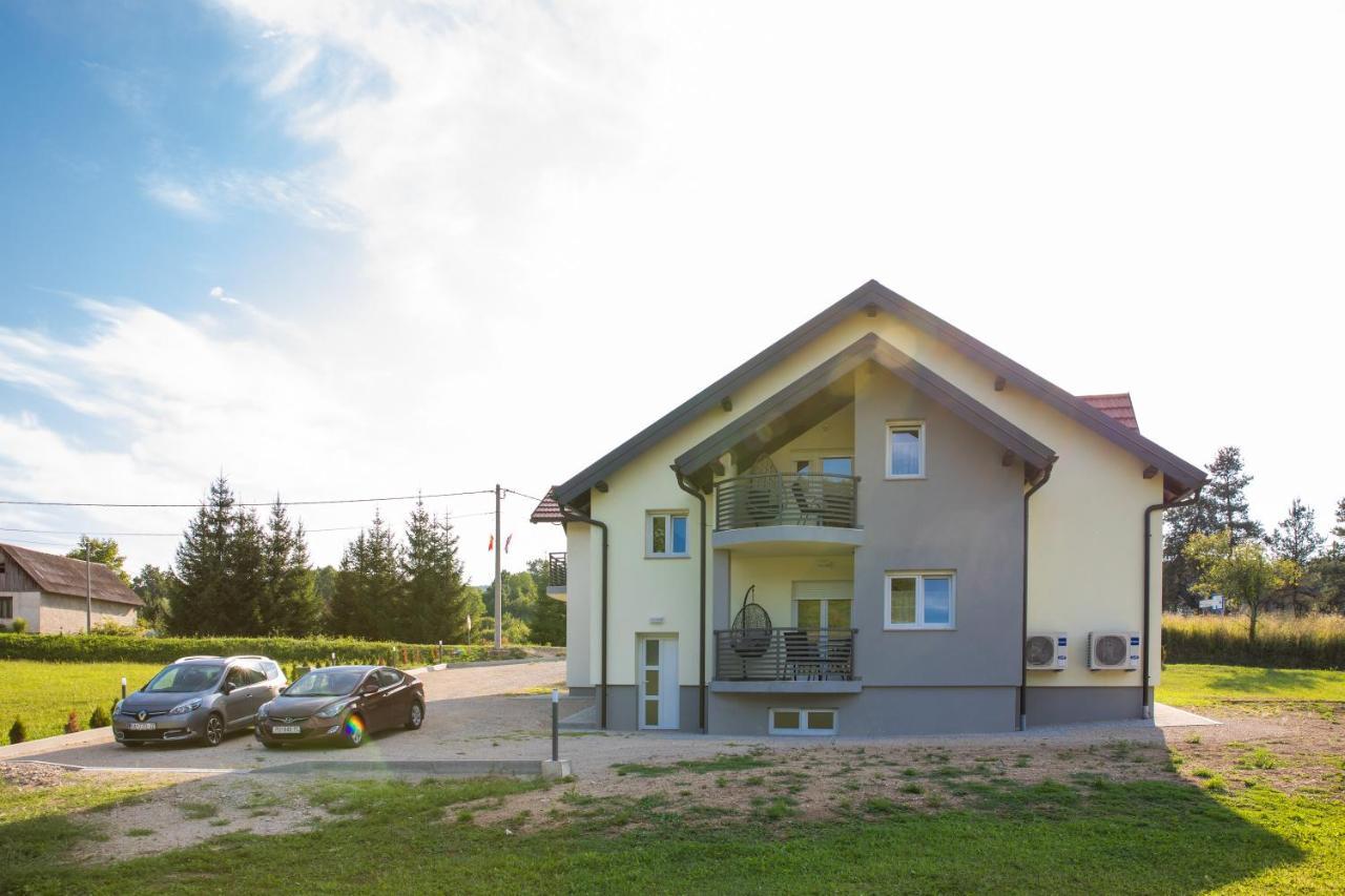 Apartmani Leptir Раковица Екстериор снимка