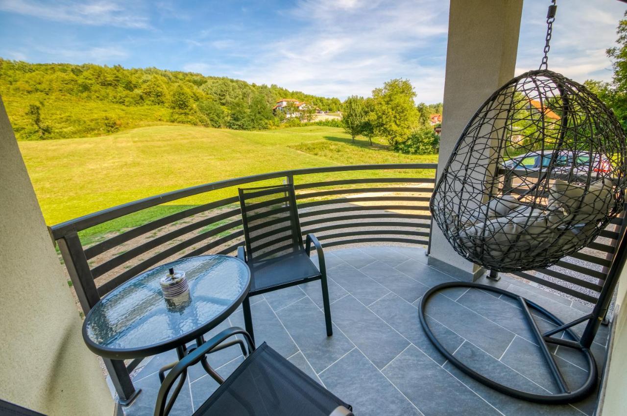 Apartmani Leptir Раковица Екстериор снимка