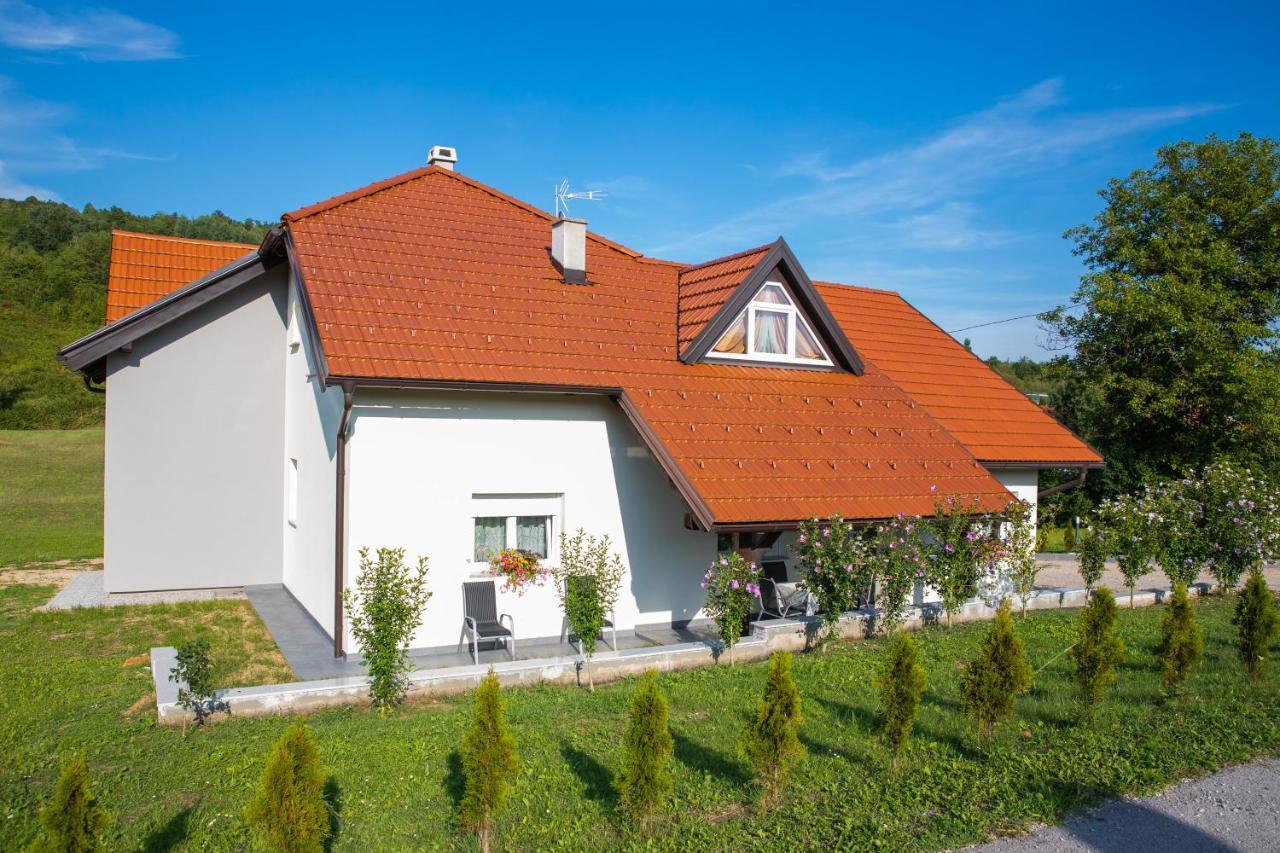 Apartmani Leptir Раковица Екстериор снимка