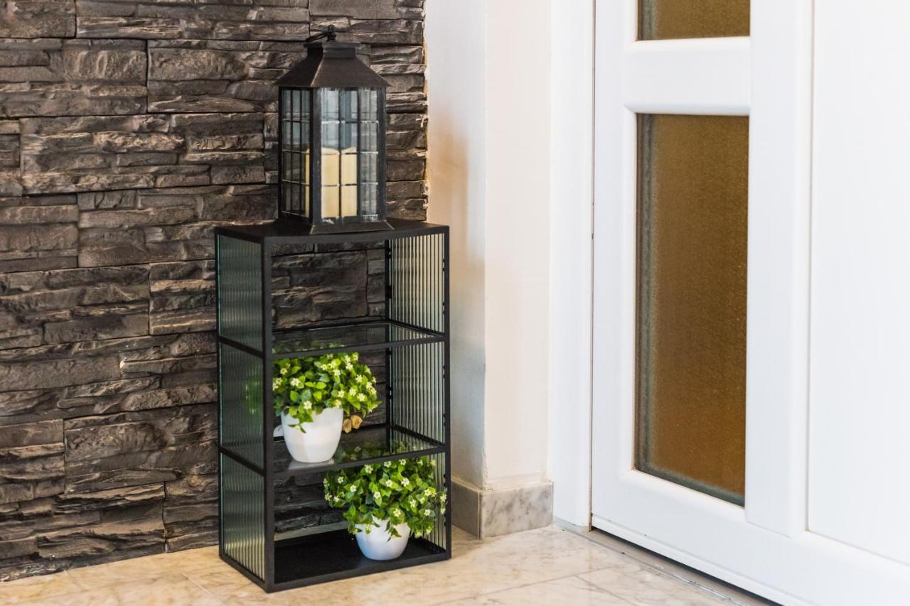 Apartmani Leptir Раковица Екстериор снимка