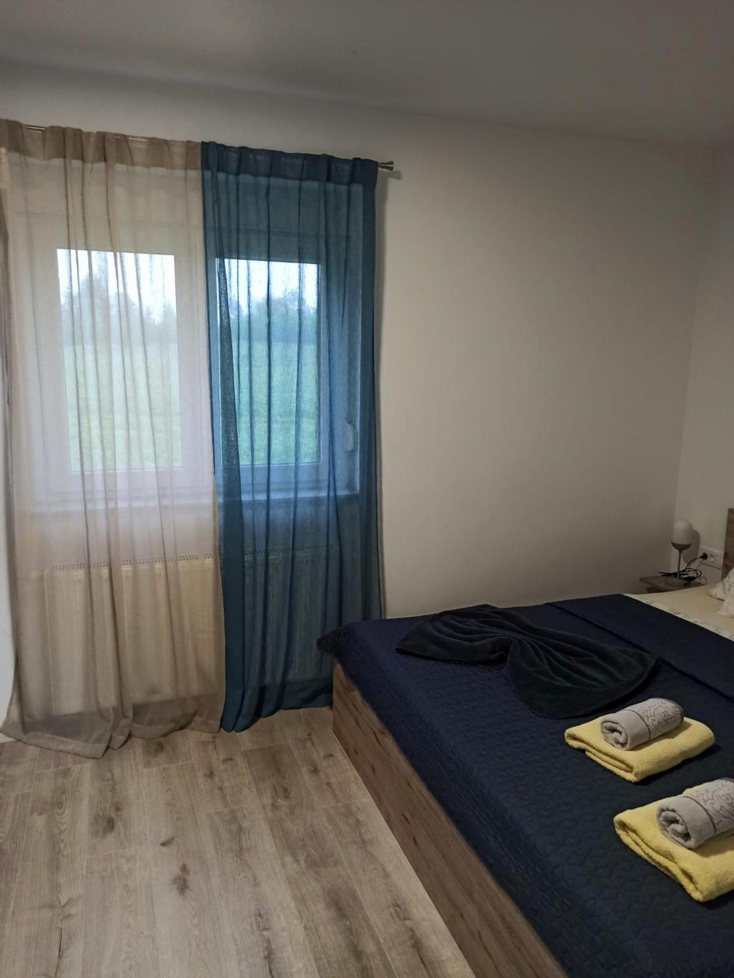 Apartmani Leptir Раковица Екстериор снимка
