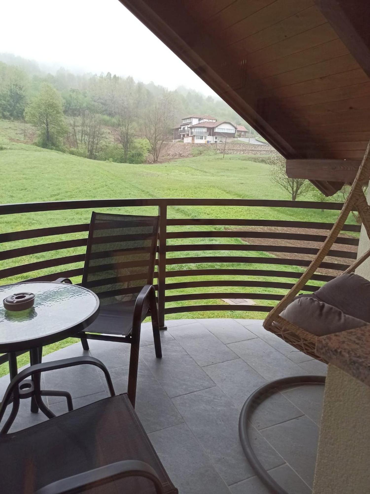 Apartmani Leptir Раковица Екстериор снимка